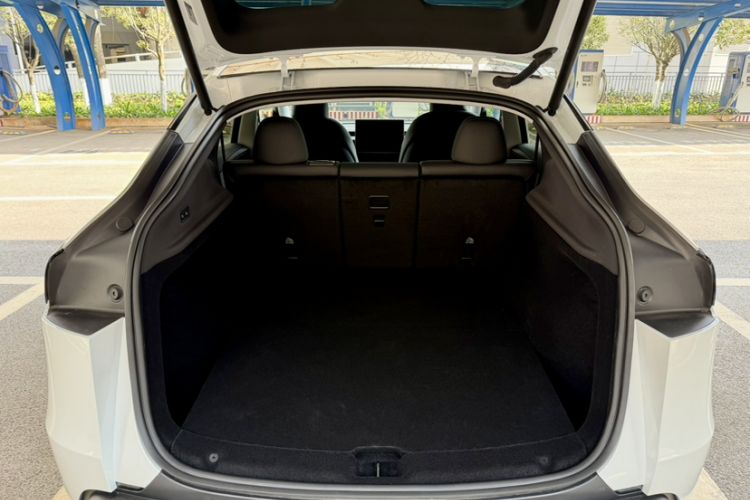 Used Tesla Model Y 2025 Rear-Wheel Drive First Edition