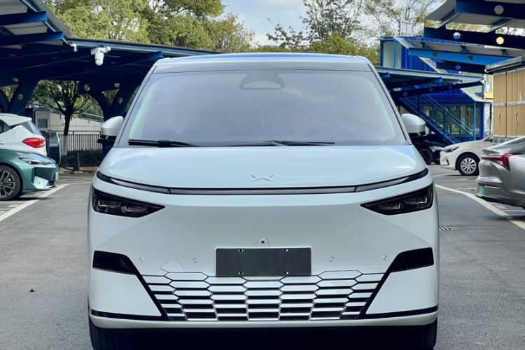 Used XPeng X9 2024 702 Ultra-Long Range Max