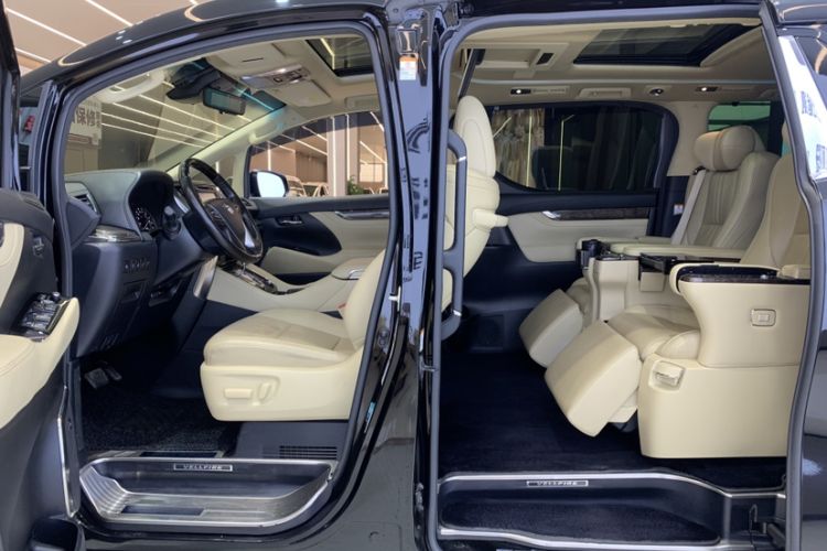 Used Toyota Vellfire 2019 Dual-Engine 2.5L HV Prestige Edition
