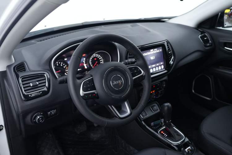 Used  Compass 2020 220T Automatic Elite Edition
