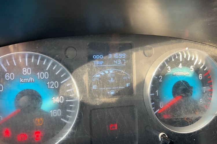 Used Jinbei Gold Hiace 2024 2.0L Travel Lion 9-Seater Central Air Conditioning
