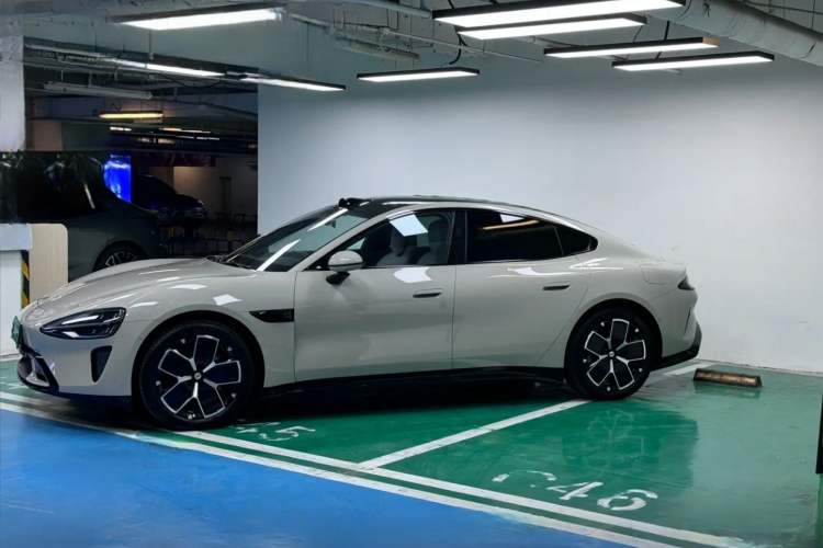 Used  SU7 2024 Rear-Drive Ultra-Long Range Advanced Pro-Level Intelligent Driving Version
