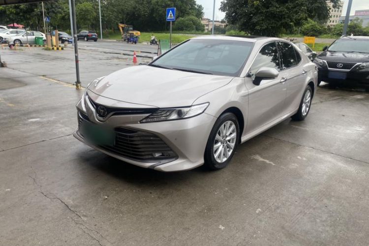 Used Toyota Camry 2018 2.0G Luxury Edition
