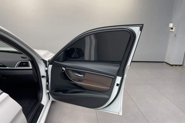 Used BMW 3 Series 2019 320Li Fashion Model
