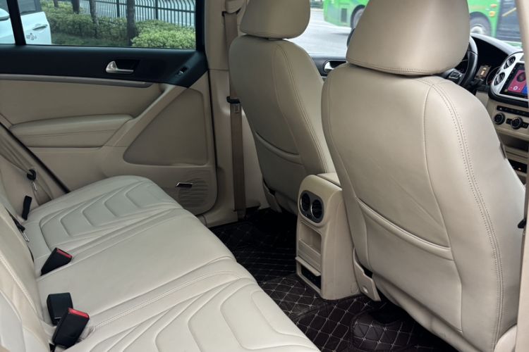 Used Volkswagen Tiguan 2013 2.0 TSI Automatic All-Wheel-Drive Flagship Edition
