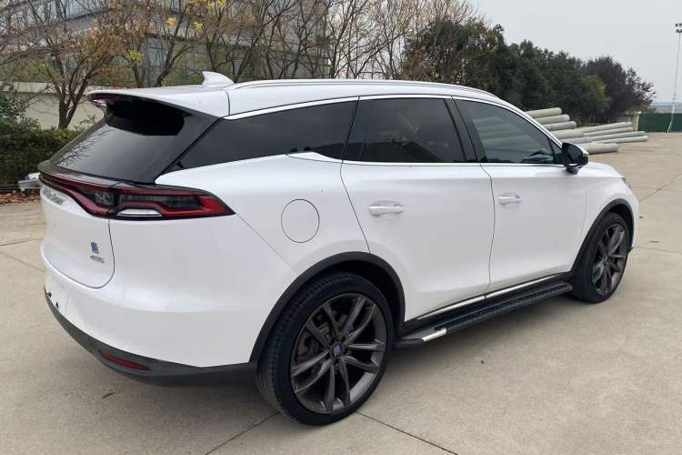 Used BYD Tang New Energy 2018 DM 2.0T All-Wheel Drive Smart Connect Advanced Model 7 Seats China V Emission Standard