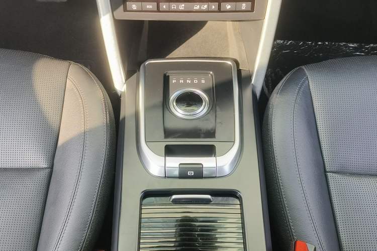 Used Land Rover Discovery Sport 2018 240 PS HSE Version
