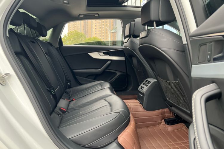 Used Audi A4L 2022 40 TFSI Luxury Dynamic Model
