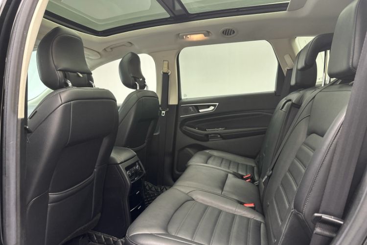 Used Ford Edge 2018 EcoBoost 245 Two-Wheel-Drive Titanium 7-Seater China V Standard
