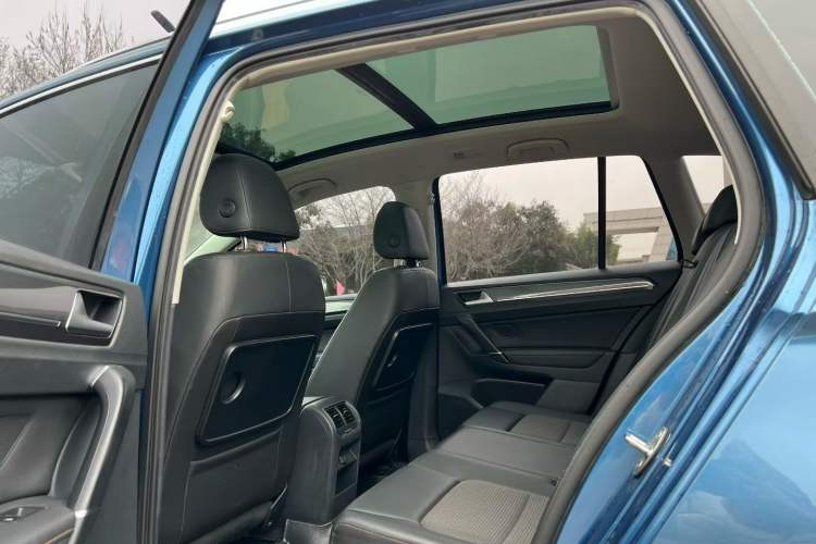 Used Volkswagen Golf Sportsvan 2018 230TSI Automatic Trend Edition
