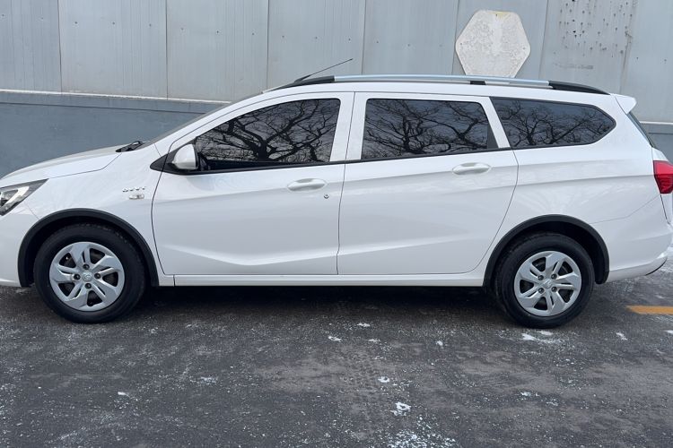 Used Baojun 310W 2017 1.5L Manual Comfort Version China VI Emission Standard