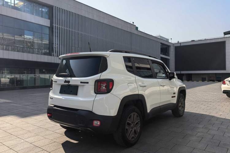 Used  Renegade 2016 2.0L Automatic Four-Wheel Drive 75th Anniversary Tribute Edition