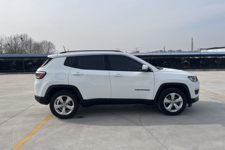 Used  Compass 2017 200T Automatic Family Edition
