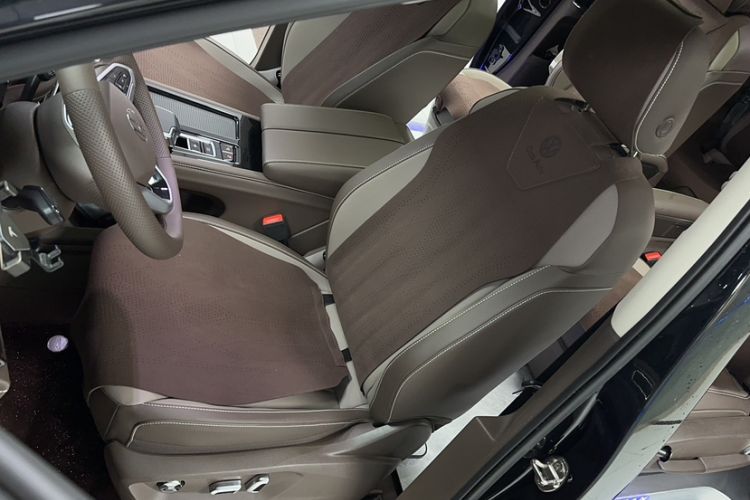 Used Volkswagen Viloran 2024 380TSI Luxury Edition
