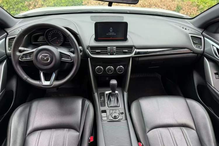 Used Mazda CX-4 2018 2.0L Automatic Two-Wheel Drive Blue Sky Dynamic Version China VI Standard
