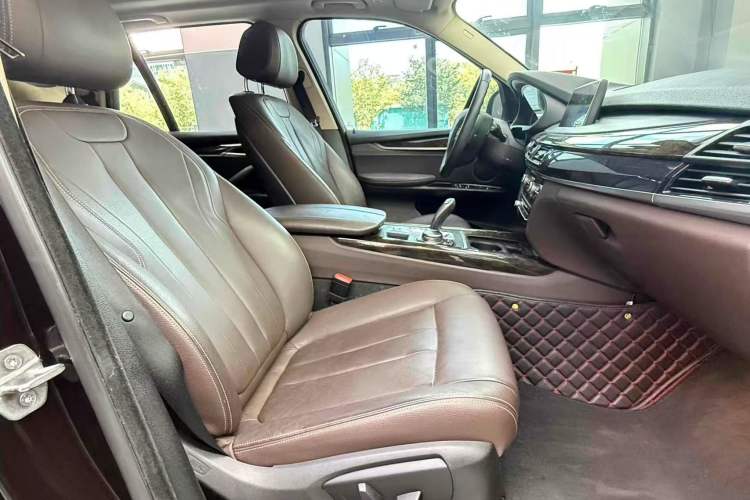 Used BMW X5 2015 xDrive28i
