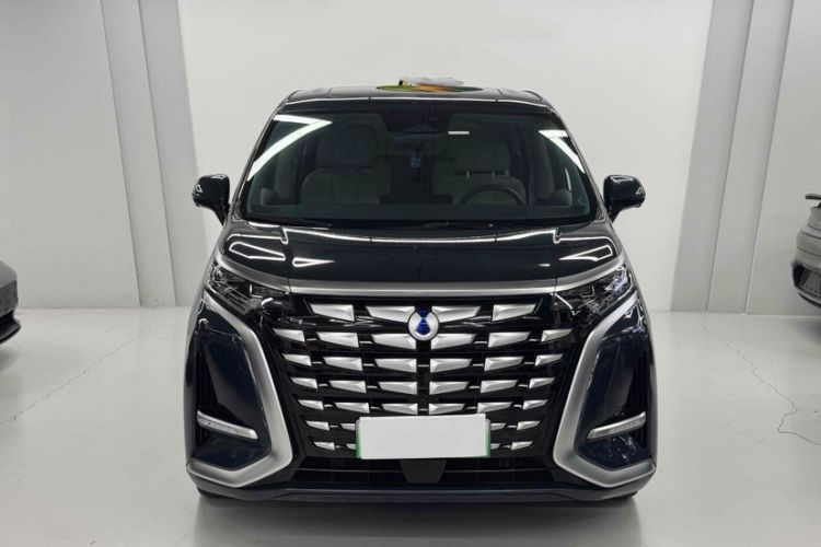 Used Denza D9 2022 DM-i 970 Four-Wheel Drive Prestige Model
