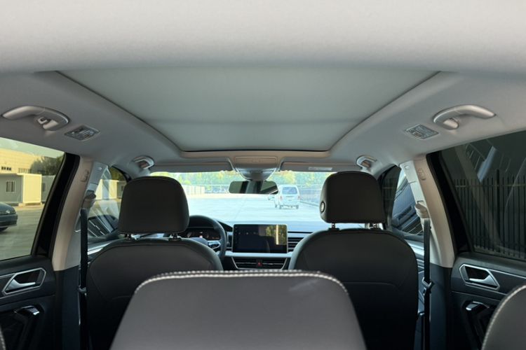 Used Volkswagen Tiguan L 2023 Restyled 330TSI Automatic Two-Wheel Drive R-Line Enhanced Comfort Version
