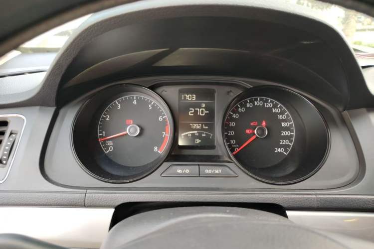 Used Volkswagen Lavida 2017 1.6L Manual Fashion Edition
