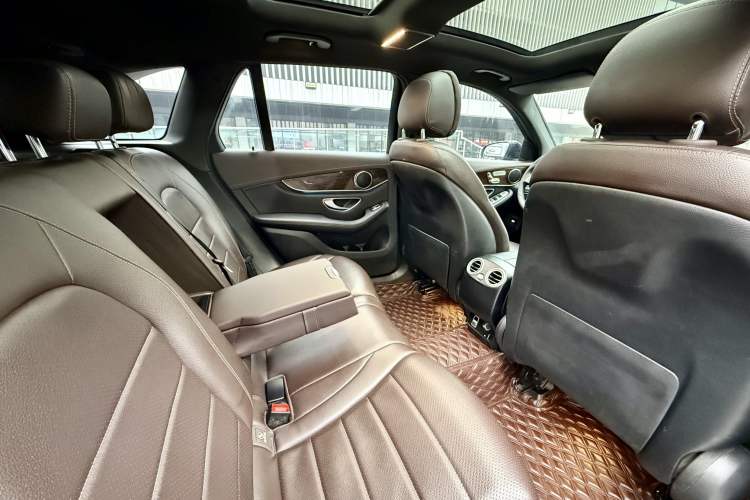 Used Mercedes-Benz GLC 2019 GLC 260 L 4MATIC Dynamic Model
