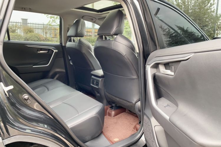 Used Toyota Wildlander 2022 2.0L CVT Two-Wheel Drive Luxury PLUS Edition
