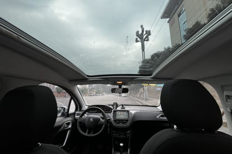 Used Peugeot 2008 2014 1.6L Automatic Fashion Edition