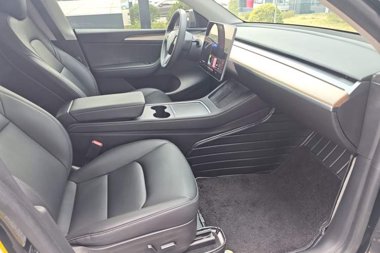 Used Tesla Model Y 2021 Standard Range Rear-Wheel Drive Version
