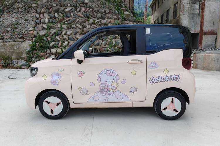 Used Chery QQ Ice Cream 2022 170km Sundae Phosphate Lithium-Ion
