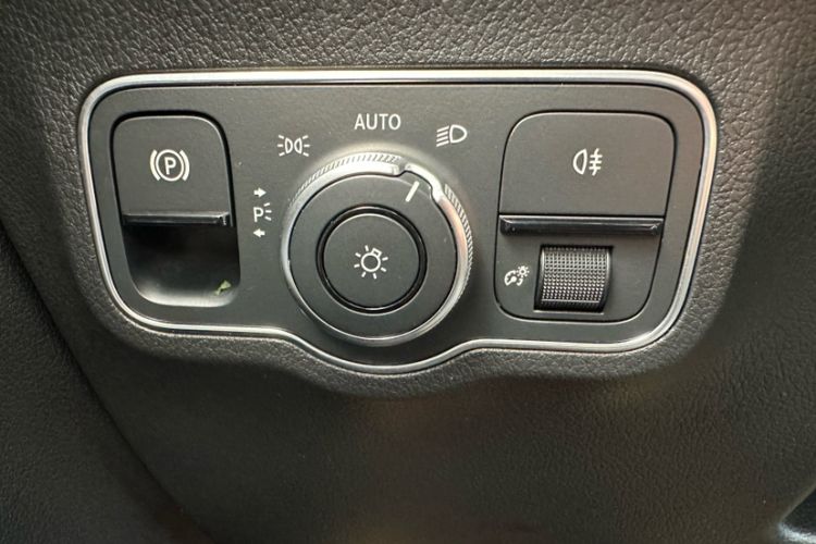 Used Mercedes-Benz GLB 2022 Second Facelift GLB 200 Dynamic Edition