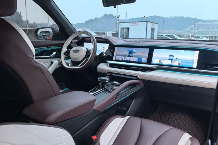 Used Geely Auto Monjaro L 2024 2.0TD High-Power Automatic Two-Wheel Drive Yunqi Version
