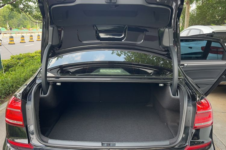 Used Volkswagen Passat 2017 330TSI DSG Luxury Edition
