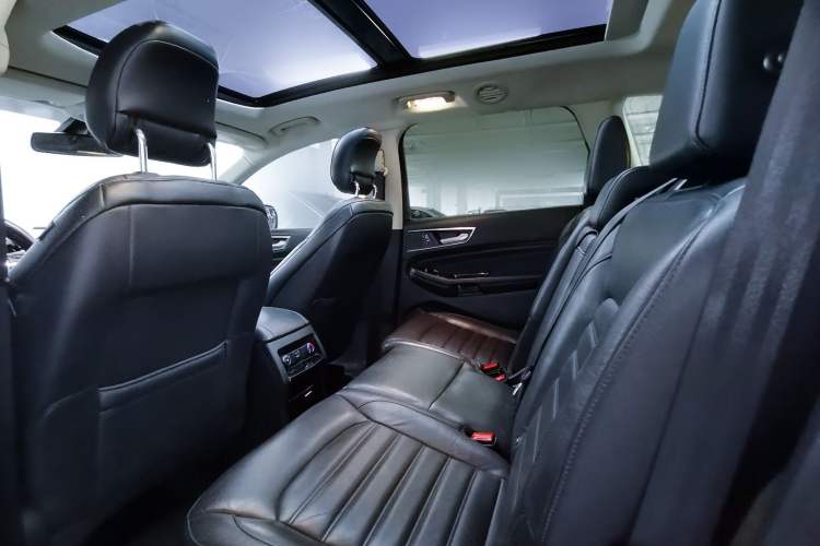 Used Ford Edge 2016 EcoBoost 245 Four-Wheel Drive Titanium Edition 7-Seater
