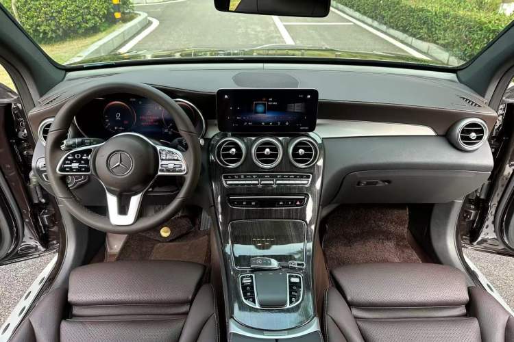 Used Mercedes-Benz GLC 2021 GLC 260 L 4MATIC Dynamic Edition
