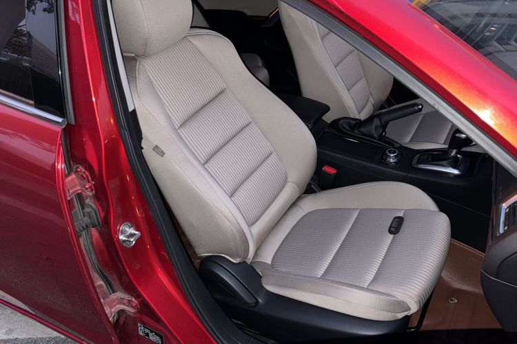 Used Mazda Atenza 2015 2.0L Blue Sky Fashion Edition
