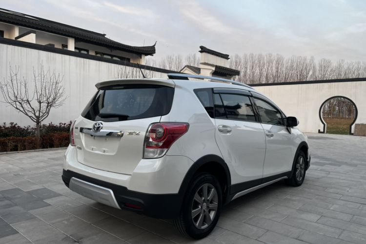 Used Toyota Verso 2015 180E CVT Crossover Edition
