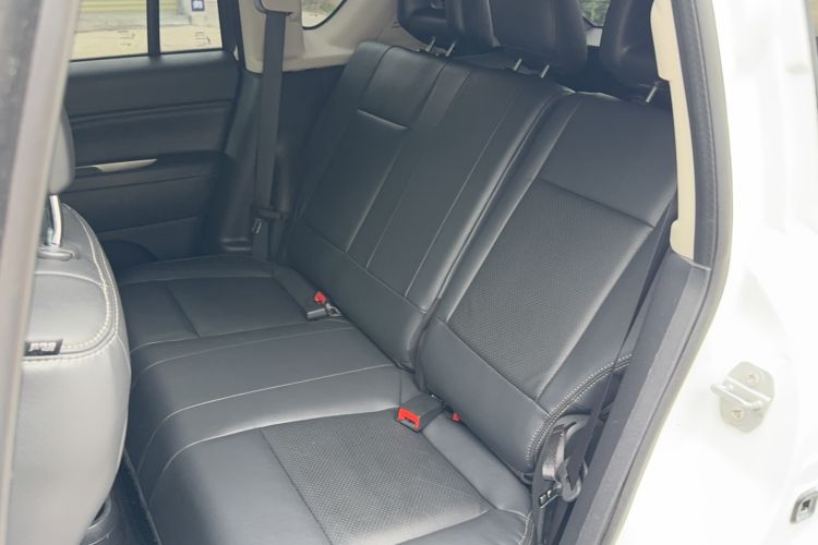 Used  Compass 2014 Revised Version 2.0L Two-Wheel Drive Elite Edition
