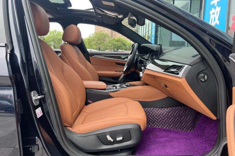 Used BMW 5 Series 2018 Restyled 530Li Leading Edition M Sport Package
