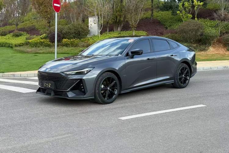 Used Changan UNI-V 2023 1.5T Prestige Model