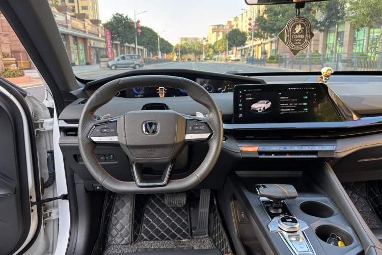 Used Changan UNI-V 2023 1.5T Prestige Model