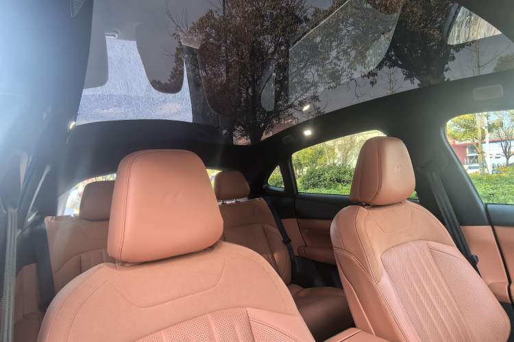 Used ONVO L60 2024 60 kWh Rear-Drive Version
