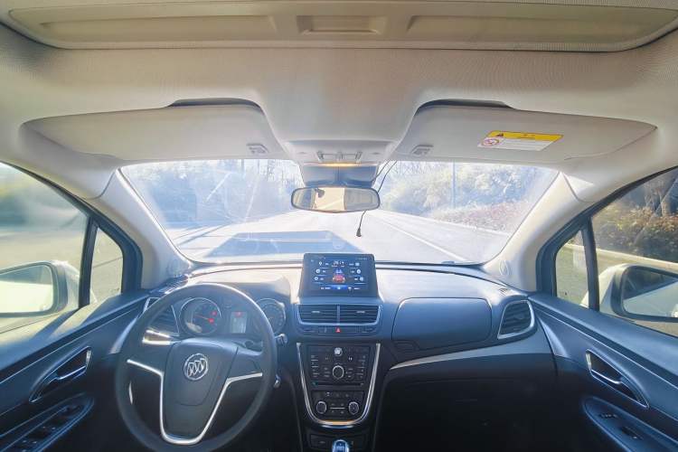 Used Buick Encore 2015 1.4T Automatic Two-Wheel Drive Urban Elite Version
