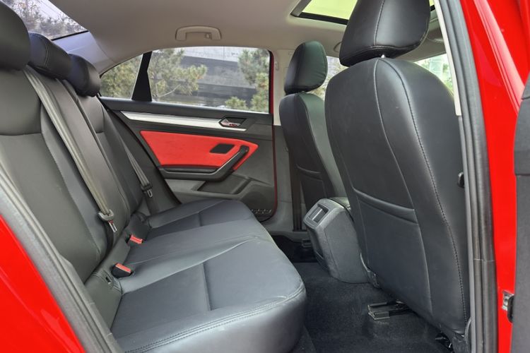 Used Volkswagen Lamando 2019 230TSI DSG Fashion Edition China V Standard
