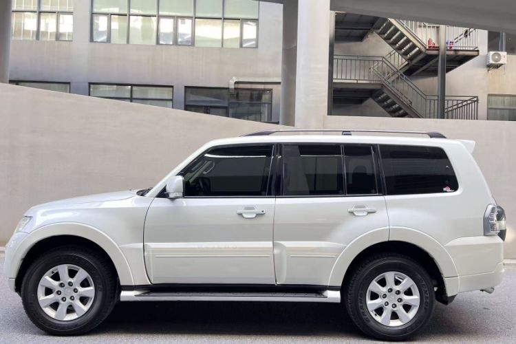 Used Mitsubishi Pajero 2019 3.0L Automatic Standard Edition
