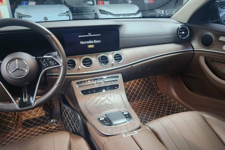 Used Mercedes-Benz E-Class New Energy 2022 Restyled E 350 e L Plug-in Hybrid Sedan
