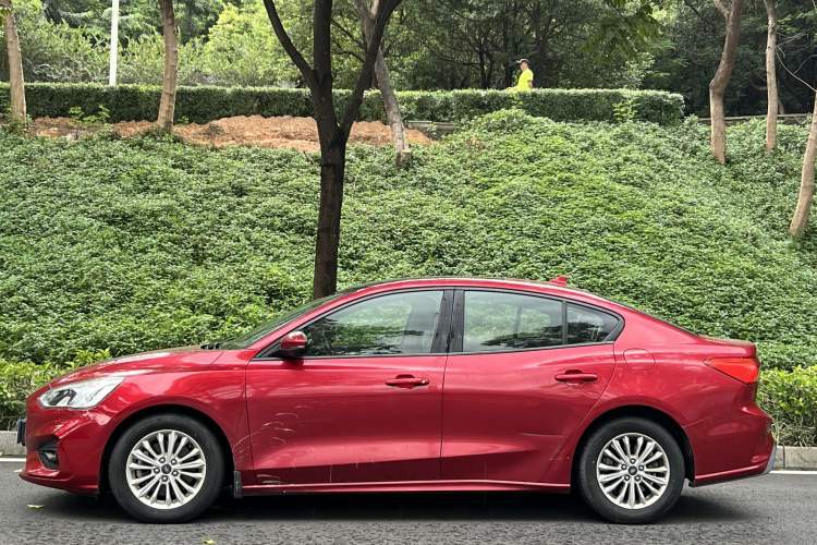 Used Ford Focus 2020 Sedan EcoBoost 180 Automatic Trend Edition
