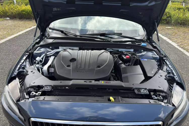 Used Volvo S60 2023 B4 Zhiyi Luxury Edition
