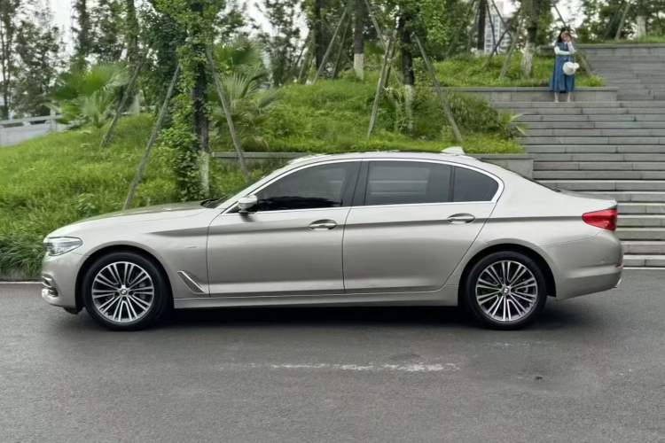 Used BMW 5 Series 2018 Facelifted 530Li Luxury Edition Premium Package
