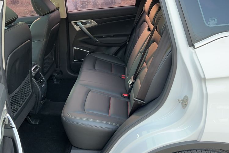 Used Geely Auto Emgrand X7 Sport 2018 1.8TD Automatic Two-Wheel Drive Smart Connect 4G Internet Edition