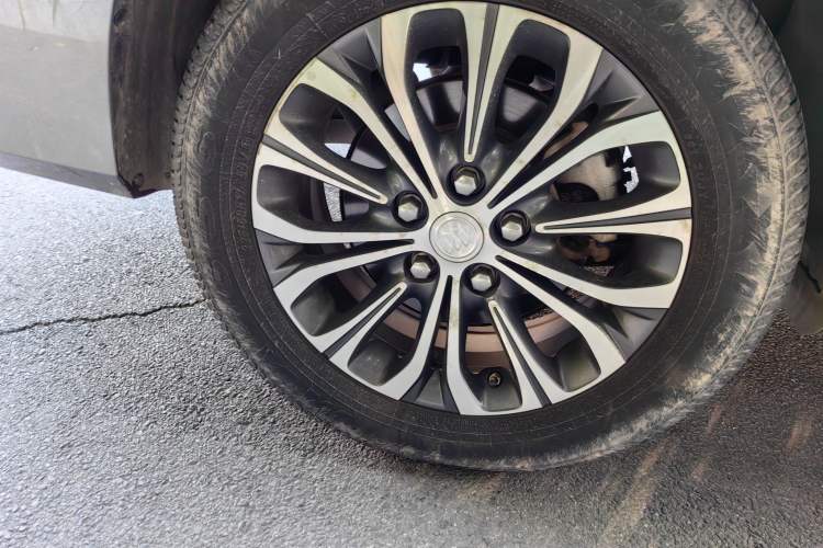 Used Buick GL8 2022 Land Cruiser Executive Class 652T Comfort Model
