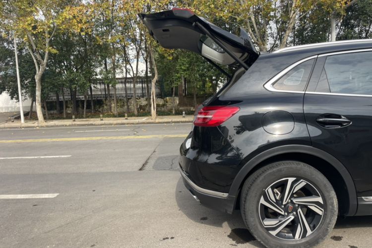 Used Hongqi HS5 2022 Revised Version 2.0T Smart Connect Flagship Edition
